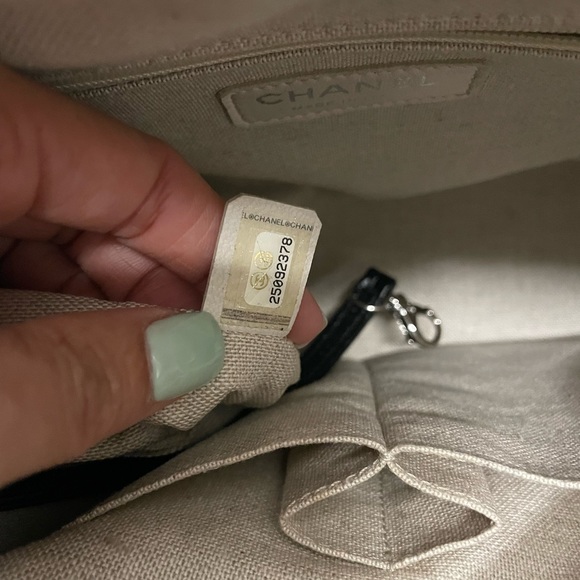 Chanel Gabrielle Tweed black size Medium - Picture 7 of 9